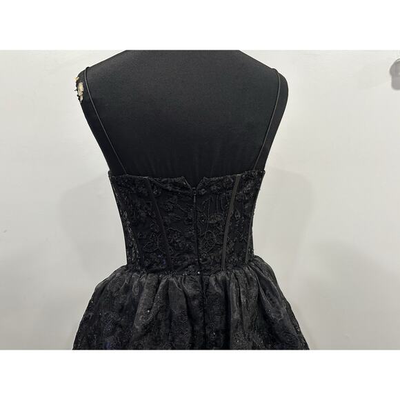 Jovani Embroidered Tiered Ballgown with Slit in black Sz 6 NEW - Picture 6 of 8